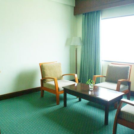 מדאן Hotel Soechi International מראה חיצוני תמונה
