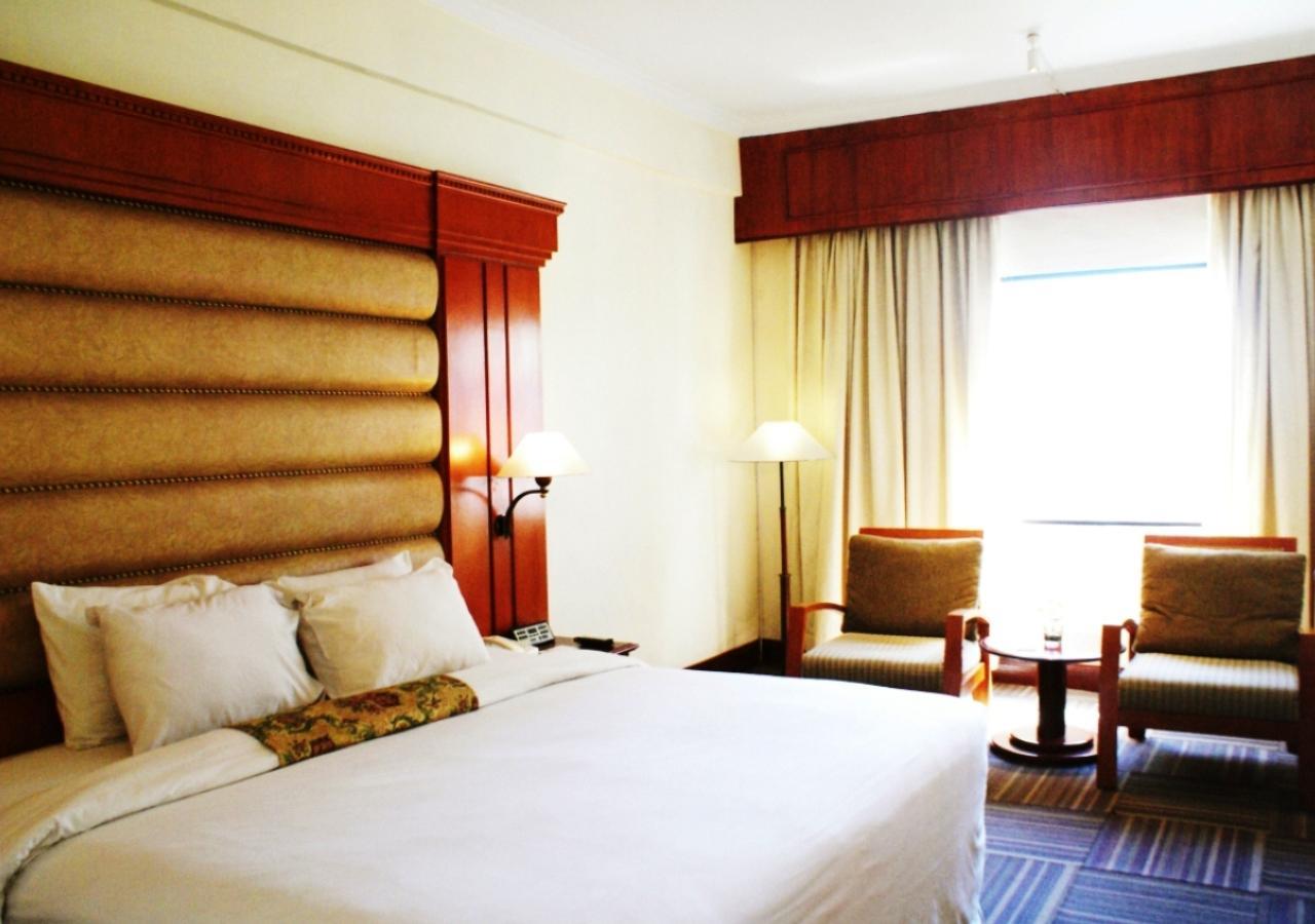 מדאן Hotel Soechi International מראה חיצוני תמונה