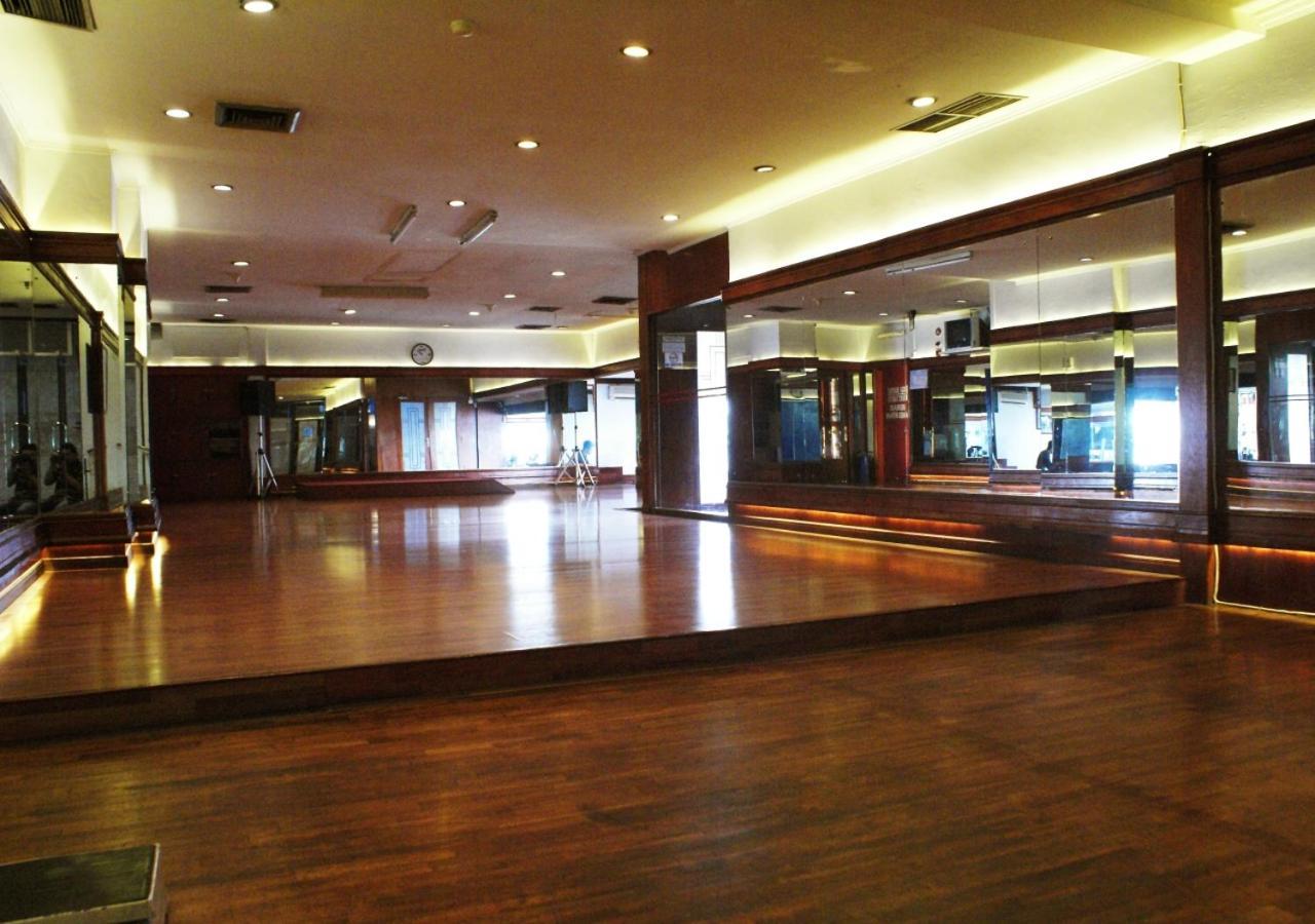 מדאן Hotel Soechi International מראה חיצוני תמונה