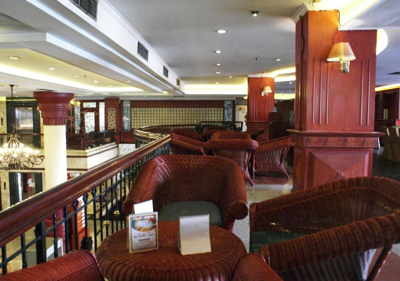 מדאן Hotel Soechi International מראה חיצוני תמונה